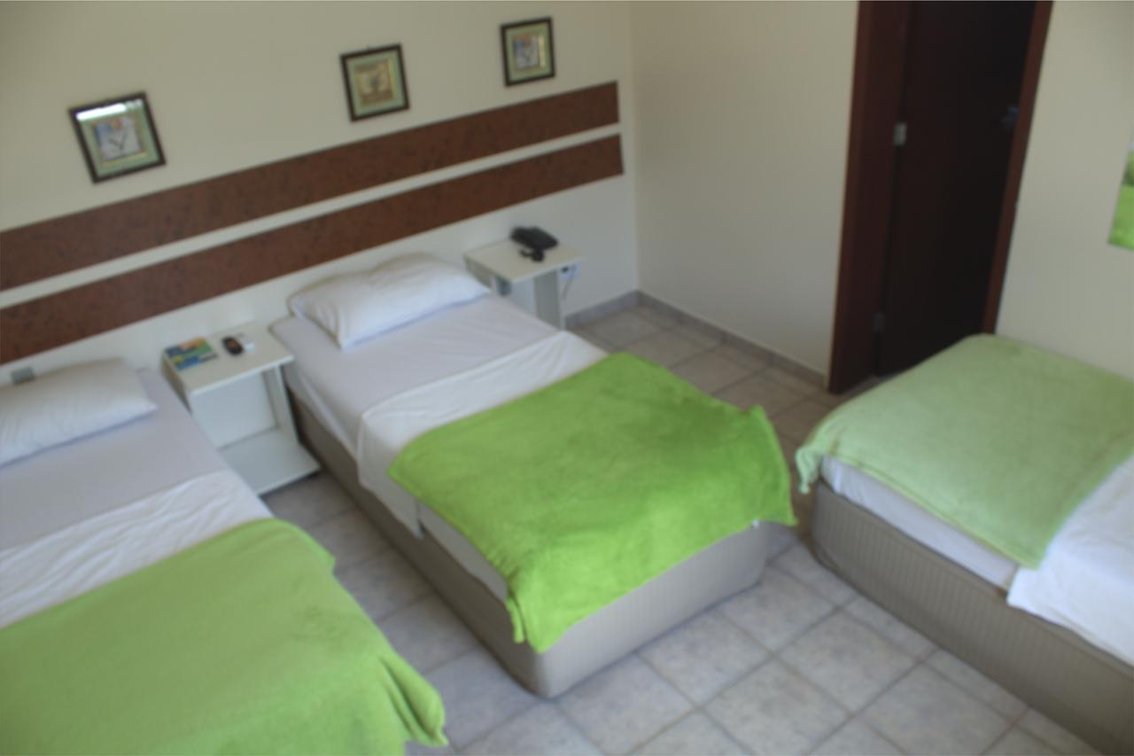 Hotel Minastur กาปีตอลิโอ ภายนอก รูปภาพ