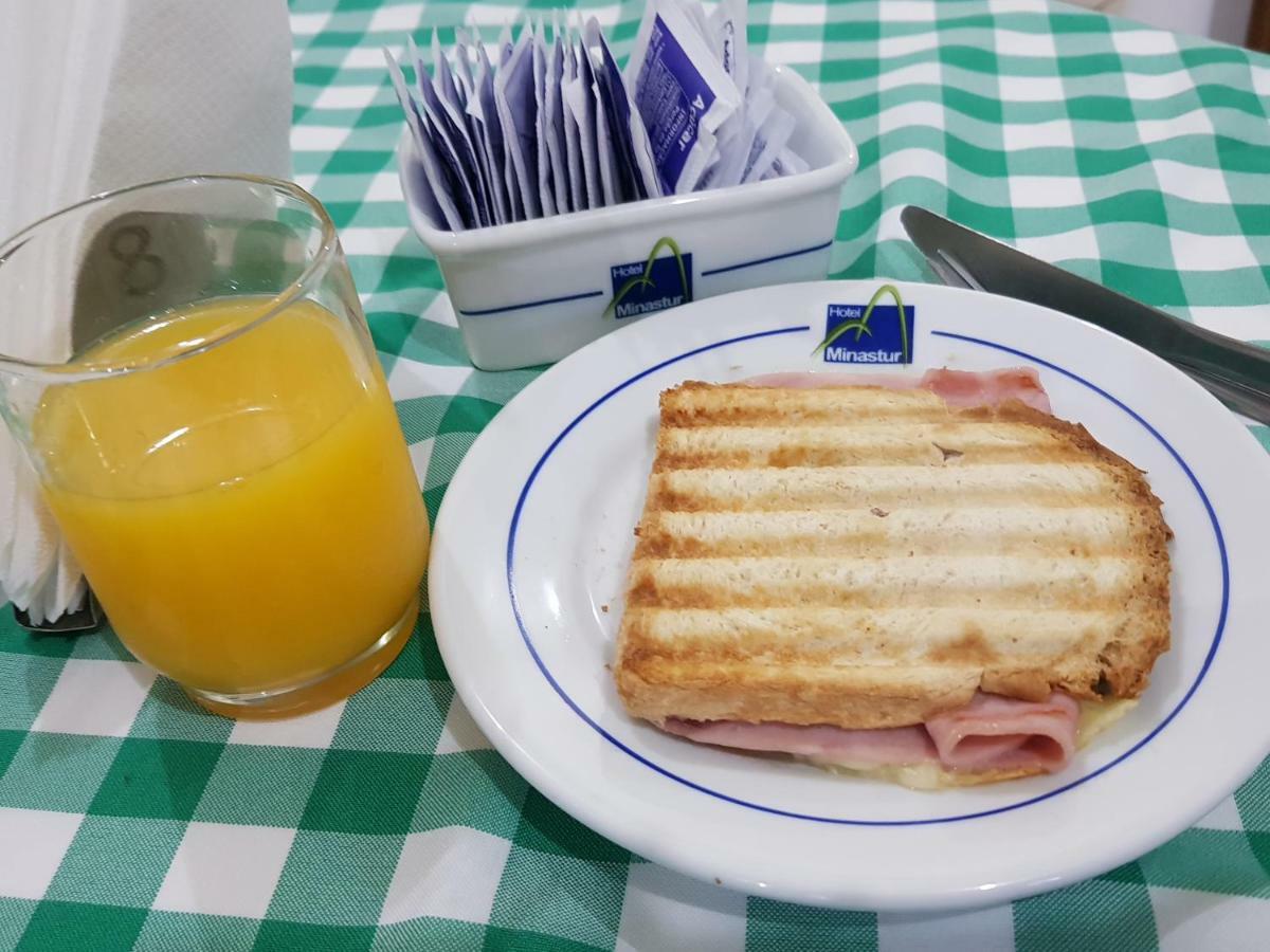 Hotel Minastur กาปีตอลิโอ ภายนอก รูปภาพ