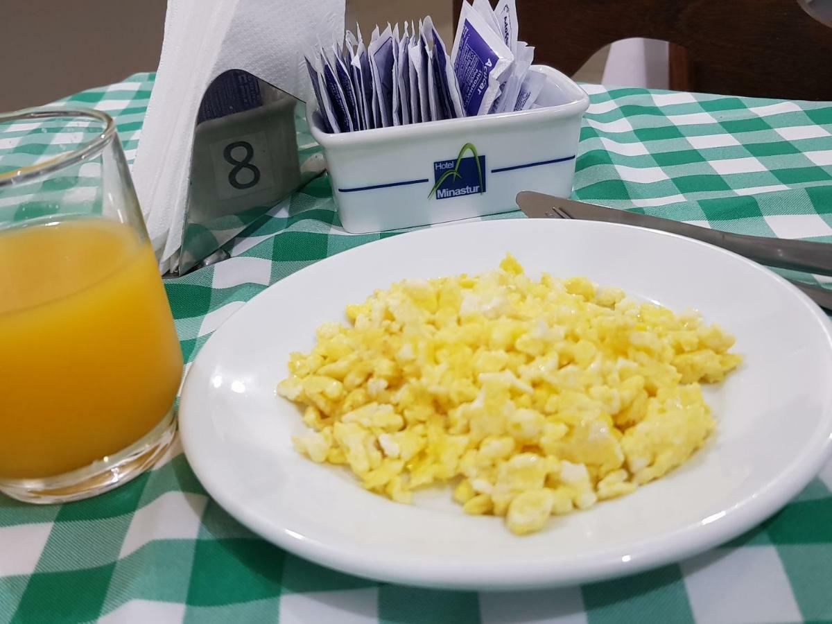 Hotel Minastur กาปีตอลิโอ ภายนอก รูปภาพ